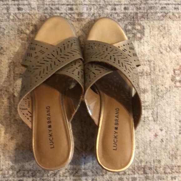 Lucky Brand Gold Wedges - Picture 3 of 4